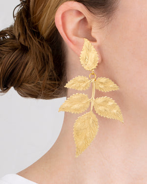 
            
                Load image into Gallery viewer, Pat&amp;#39;s Golden Leaf Clip Earrings
            
        